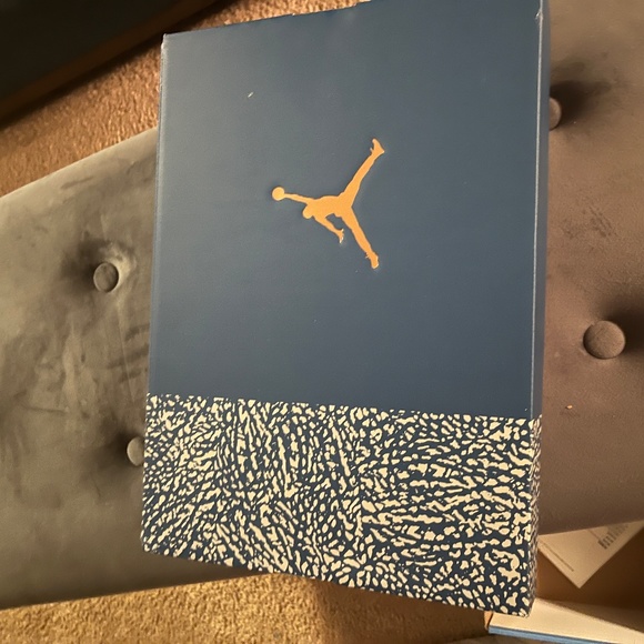 Jordan three wizards sneaker size 9 1/2 - Picture 15 of 16